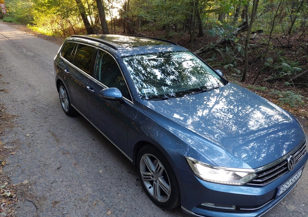 Volkswagen Passat cena 46999 przebieg: 239000, rok produkcji 2015 z Gostyń małe 301